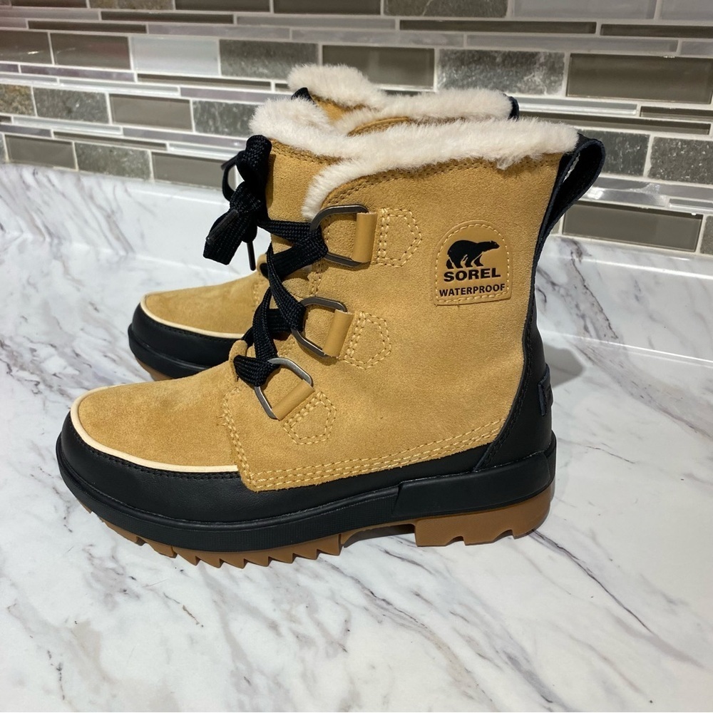 Sorel winter boots size 6